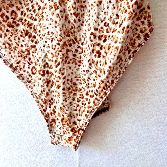 Old Navy Leopard Print Woman's One-Piece bodysuit Y2K doll core size M - Picture 5 of 7